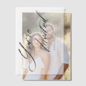 Elegante moderne minimalistische zwart witte verja vellum uitnodigingen (Offset (Koppel))