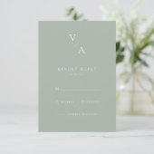 Elegante Moderne Monogram Sage Green Wedding RSVP Kaartje (Staand voorkant)