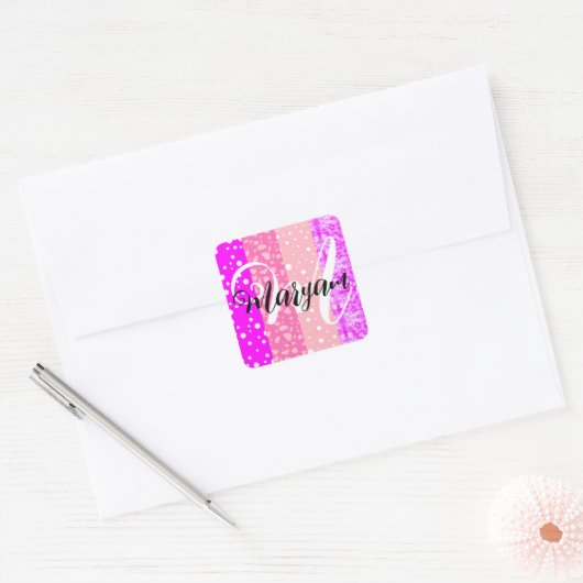 Elegante moderne naammonogram pastelroze vierkante sticker (Envelop)