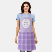 Elegante moderne paarse tartanmonogram schort (Gedragen)