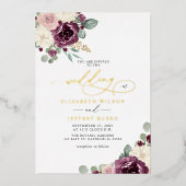 Elegante moderne pruim gouden botanische bloemen b folie uitnodiging (Voorkant)