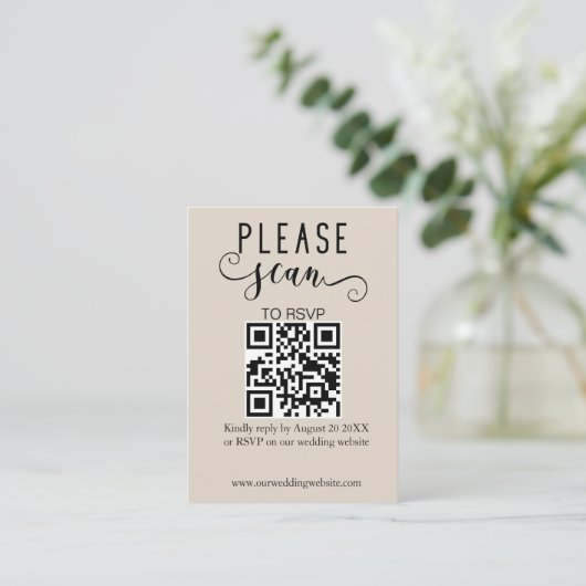 Elegante Moderne QR Code RSVP Bruiloft Informatiekaartje (Staand voorkant)