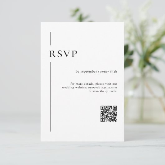 Elegante moderne QR-code zwart-wit bruiloft RSVP Kaartje (Staand voorkant)