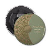 Elegante Moderne Sage groen & gouden klassieker Button Flesopener (Voorkant)