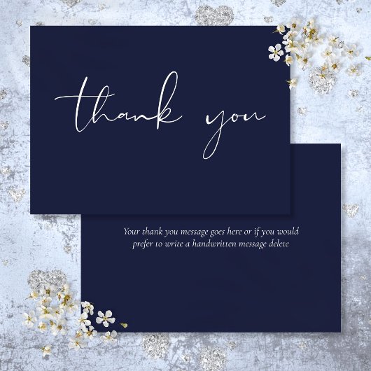 Elegante moderne script kalligrafie marineblauw bedankkaart
