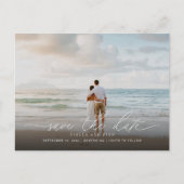 Elegante moderne scriptfoto Sla de trouwdatum op Aankondigingskaart (Voorkant)