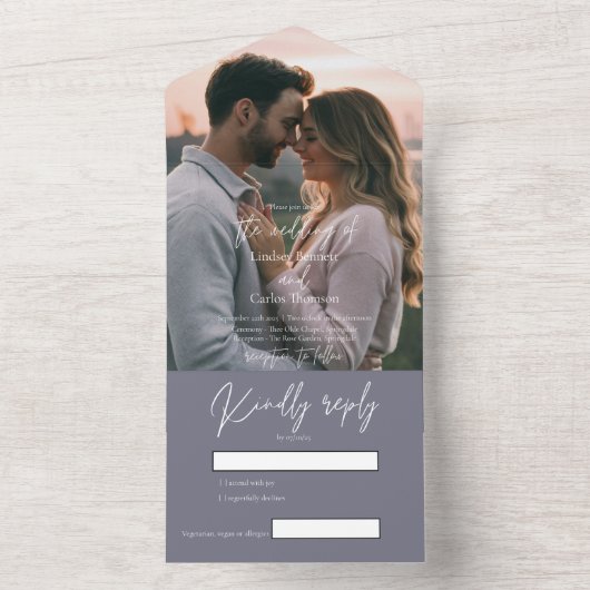 Elegante moderne sombere grijze trouwfoto met RSVP All In One Uitnodiging (Binnen)