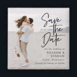 Elegante moderne typografie Save the Date Wedding Magneet<br><div class="desc">Eenvoudig aan te passen belangrijke details en uw beste foto naar keuze.</div>