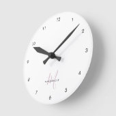 Elegante Moderne Witte Blush Roze Script Monogram Ronde Klok (Hoek)
