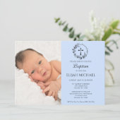 Elegante moderne witte foto doop uitnodiging (Staand voorkant)