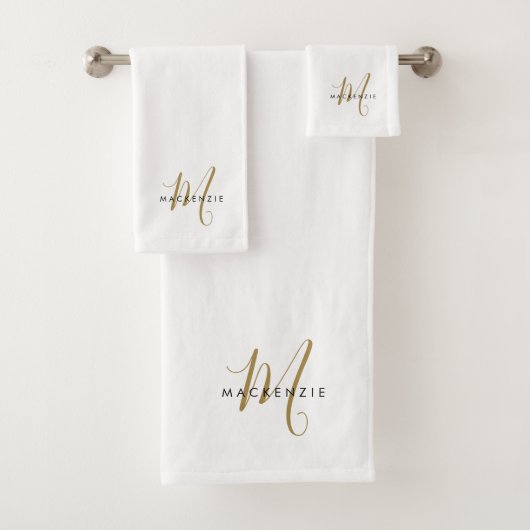 Elegante Moderne Witte Gouden Script Monogram Bad Handdoek (Insitu)