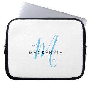 Elegante Moderne Witte Hemelblauwe Script Monogram Laptop Sleeve