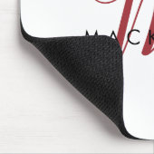 Elegante Moderne Witte Rode Script Monogram Muismat (Hoek)