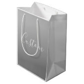 Elegante moderne witte script met grijze gradiënt medium cadeauzakje (Achterkant Gekanteld)