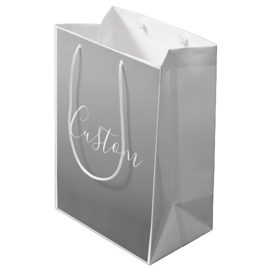 Elegante moderne witte script met grijze gradiënt medium cadeauzakje (Achterkant Gekanteld)