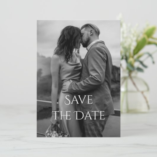 Elegante moderne zwart wit script foto bruiloft save the date (Staand voorkant)