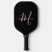 Elegante Moderne Zwarte Blush Roze Script Monogram Pickleball Paddle (Voorkant)