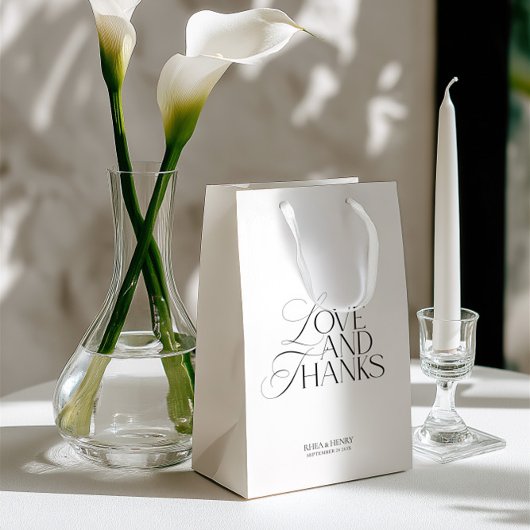 Elegante moderne zwarte en witte huwelijksbegroeti medium cadeauzakje
