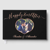 Elegante moderne zwarte foto hart aangepaste bruil gastenboek (Voorkant)