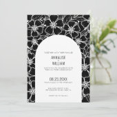 Elegante Moderne Zwarte Witte Bloemige Bruiloft Kaart (Staand voorkant)