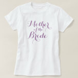 Elegante moeder van de bruid t shirten | Lavender T-shirt<br><div class="desc">Elegante moeder van de bruid t shirten | lavender. Een stijlvol cadeauidee voor moeder op huwelijksfeest.  paarse tekst.  Creëer ook voor andere familieleden.</div>