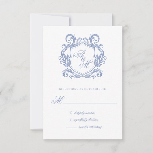Elegante Monogram Dusty Blue Crest Wedding RSVP Kaartje (Voorkant)