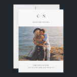 Elegante Monogram Foto QR-code  Save The Date<br><div class="desc">Deze Save the Date kaart is elegant en tegelijk technisch slim met het monogram en de QR-code. De voorkant heeft een modern monogram van de initialen van het paar en een sjabloongebied om uw favoriete foto toe te voegen. De achterkant heeft 3 regels om extra tekst toe te voegen en...</div>