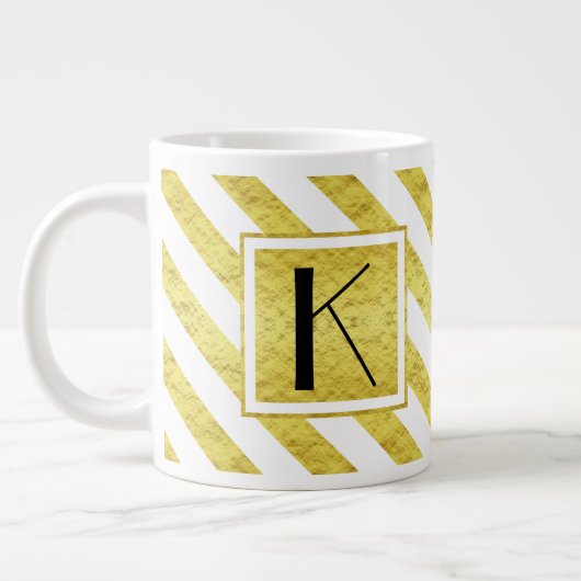 Elegante Monogram Gouden Strepen Grote Koffiekop (Links)