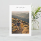 Elegante Monogram Minimalistische Fotobruiloft Kaart (Staand voorkant)