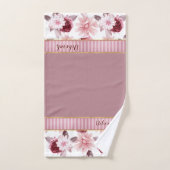Elegante Monogram Naam Roze Bourgogne Bloemen Stre Bad Handdoek (Handdoek)