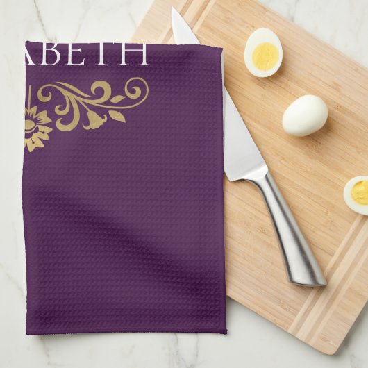 Elegante Monogram Paarse Gouden Keuken Handdoek (Quarter Fold)