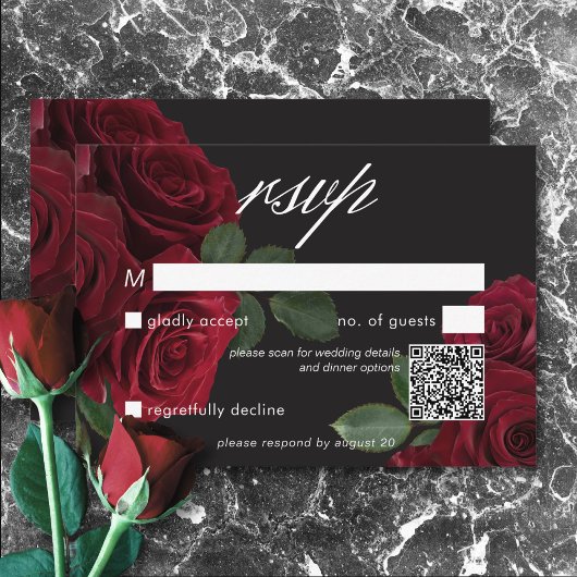 Elegante Moody Blood Red Roses Floral QR-code RSVP Kaartje