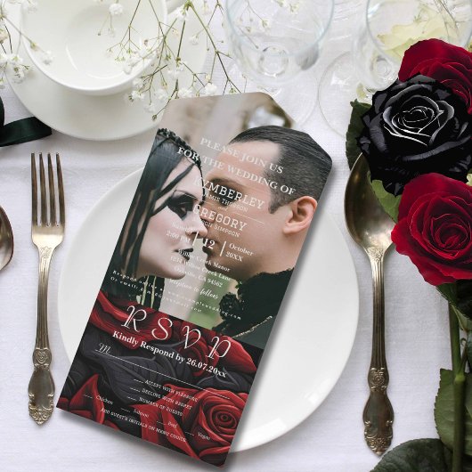 Elegante Moody Dark Gothic Red Rose op zwarte foto All In One Uitnodiging
