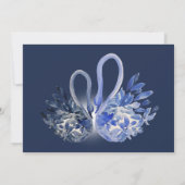 Elegante mooie zwaan in marineblauwe bruiloft save the date (Achterkant)