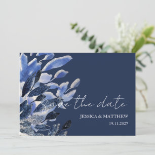 Elegante mooie zwaan in marineblauwe bruiloft save the date