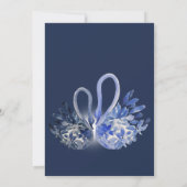 Elegante mooie zwaan in marineblauwe bruiloft save the date (Achterkant)