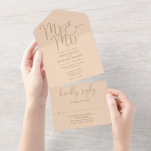 Elegante Mr And Mrs Script Soft Perzik Huwelijk All In One Uitnodiging (Afscheurbaar)