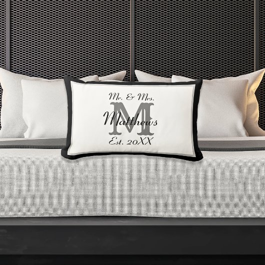 Elegante Mr en Mrs Naam Zojuist Getrouwd Monogram Kussen