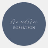 Elegante Mr. & Mrs.-sticker – marineblauwe achterg Ronde Sticker (Voorkant)