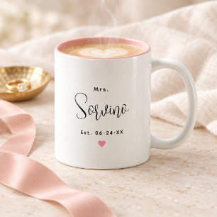 Elegante Mrs Script Roze Trouw Monogram Tweekleurige Koffiemok