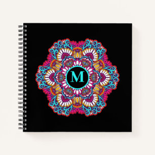 Elegante multi-kleur mandala bloeien monogram notitieboek