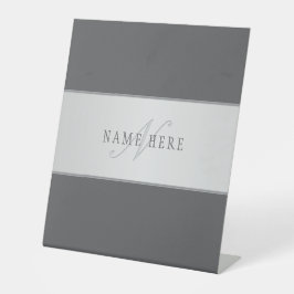 Elegante naam en monogram belettering (of andere t reclamebord met voetstuk