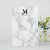 Elegante namaak wit marmer zwarte naam monogram briefpapier (Staand voorkant)