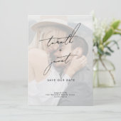 ELEGANTE NAMEN | 2 Foto QR-code Save OUR Date Kaart (Staand voorkant)