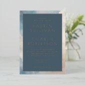 Elegante Navy Bewolkte Lucht Folie Uitnodiging (Staand Voorkant)