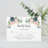 Elegante Navy Blauwe Blush Bloemen Bruiloft RSVP Kaartje (Staand voorkant)