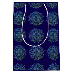 Elegante Navy Blauwe Groene Mandala Verjaardag Medium Cadeauzakje