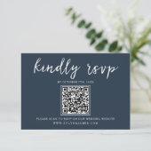 Elegante Navy Blauwe Kalligrafie QR Code Bruiloft RSVP Kaartje (Staand voorkant)