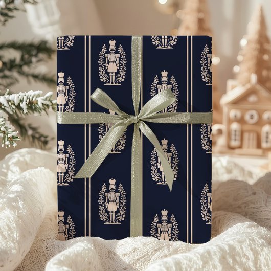 Elegante Navy Blauwe Notenkraker Cadeaupapier