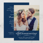 Elegante Navy Blauwe Script Trouwfoto Huwelijk Aankondiging (Voorkant / Achterkant)